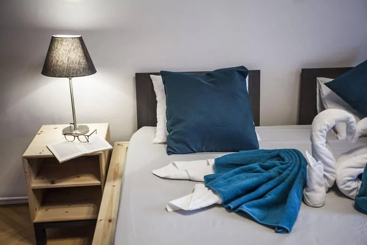Stunning Riverview Apartment Prague
