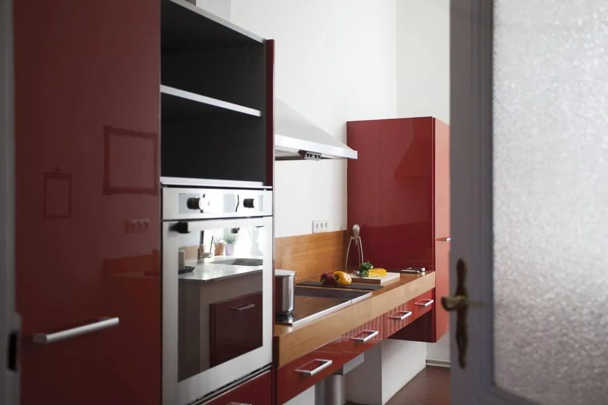 Stunning Riverview Apartment Prague