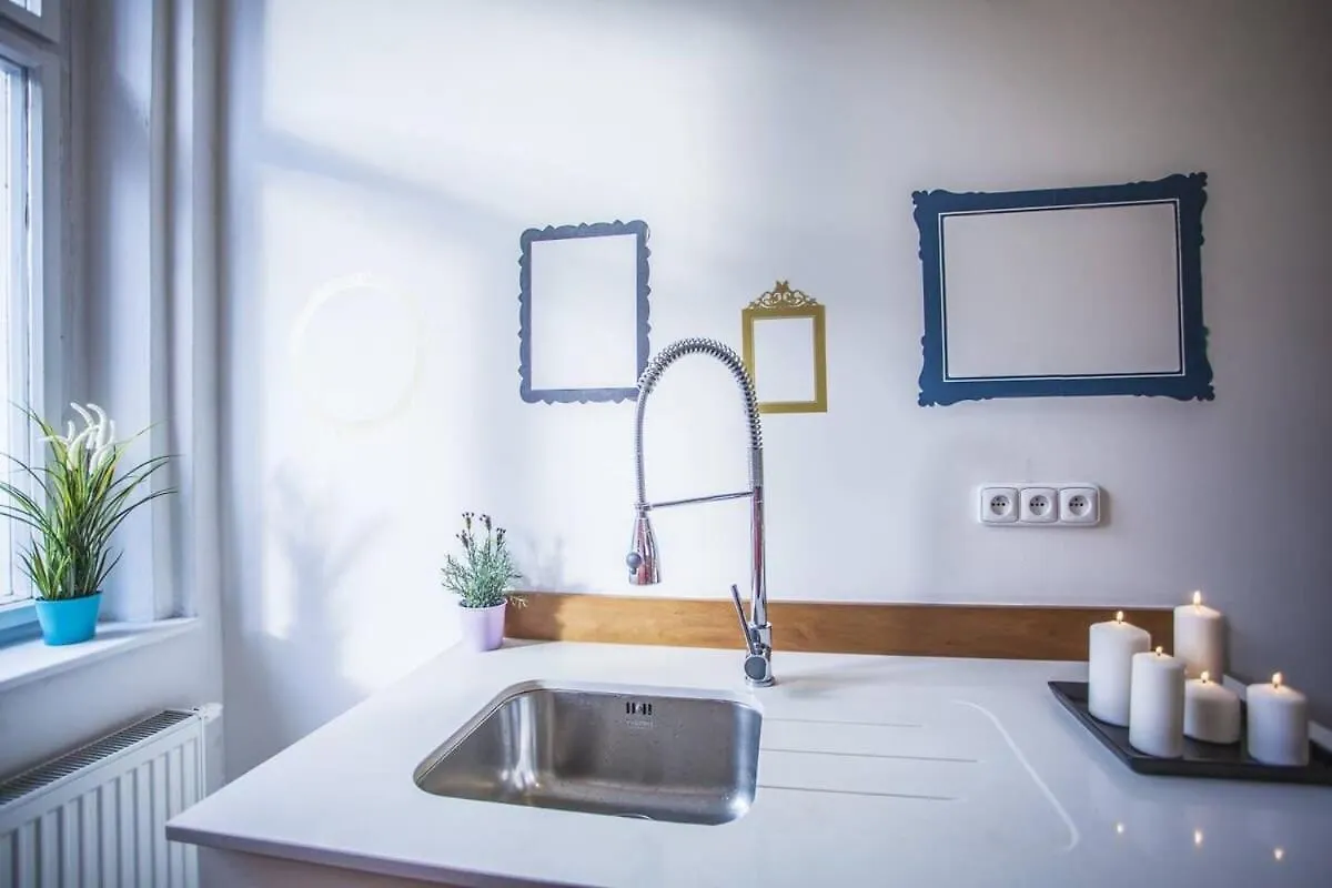 Stunning Riverview Apartment Prague